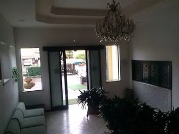 Ξενοδοχείο Italia 3*